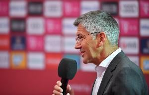 海纳：现在不会透露科曼的未来，未来三周会继续看看转会市场动向