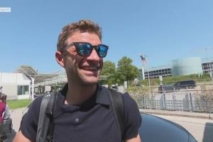 启程前往温哥华！穆勒：有点紧张，这是我生涯第一次加入新球队