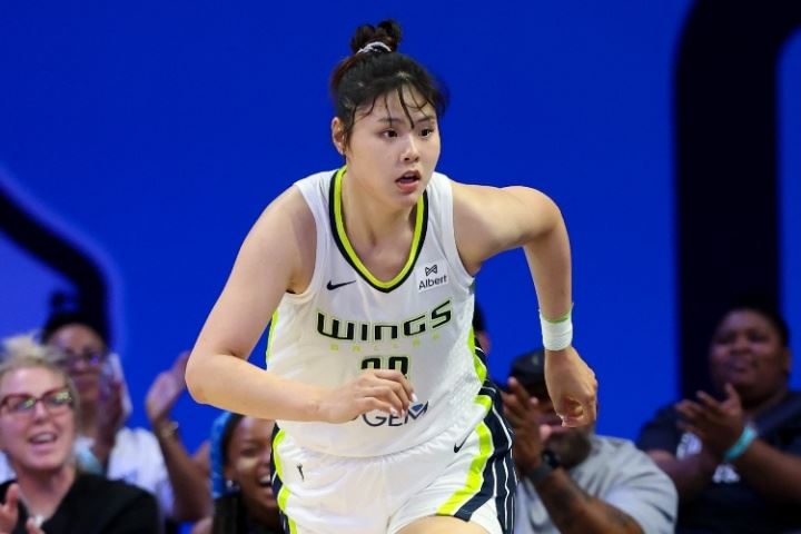 小宝强势复苏！李月汝首节拿8分&连进两记三分 此前连续9场不上双