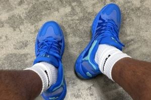 早日康复！哈利伯顿：又能穿上两只鞋的感觉真好🙏🏽