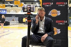 队记：东契奇在湖人还未扣篮 休赛期身体素质提升在国家队已开扣