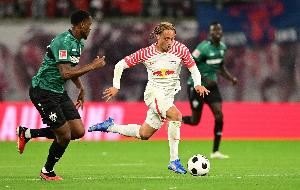 莱比锡官方：暂时解除哈维-西蒙斯一线队职责，以便进行合同谈判