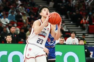 加盟NCAA D1强校？林葳经纪人公司社媒关注俄勒冈大学男篮