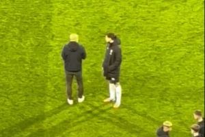 额外补课😂瓜迪奥拉在比赛结束后，对曼城中场冈萨雷斯进行指导