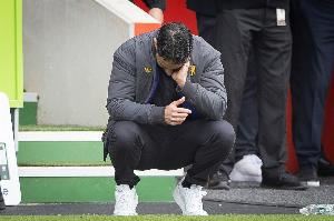 英媒：曼联仍全力支持阿莫林，但担心他顶不住压力主动辞职