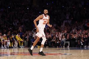 也有点手紧！大桥上半场10中4得10分1板2断