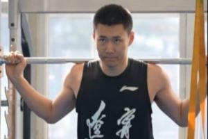 辽宁男篮最新训练视频：用心感受呼吸和重量