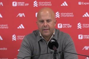 斯洛特：麦卡倒地不是丢球借口，但我们不是假摔球队希望能吹哨