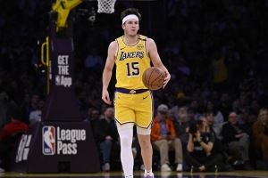 里夫斯：尽管我的投篮表现很挣扎 但队友都鼓励我去做我该做的事图片